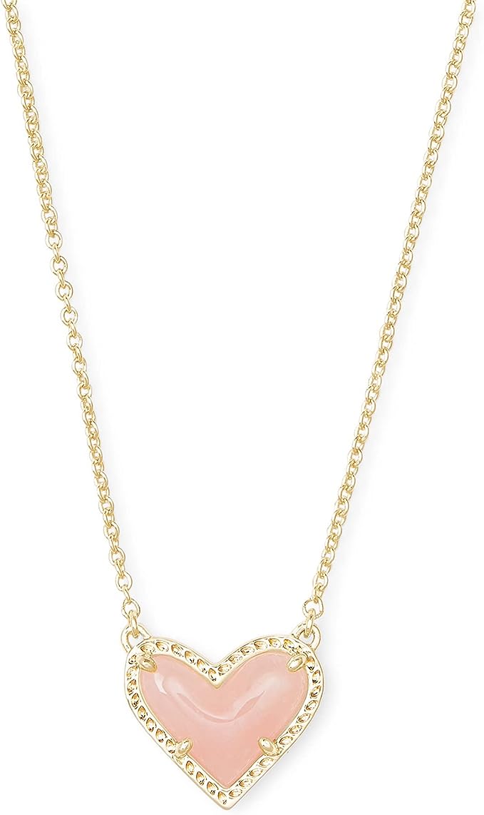 Elevate Your Style with the Kendra Scott Pendant Necklace in Quartz